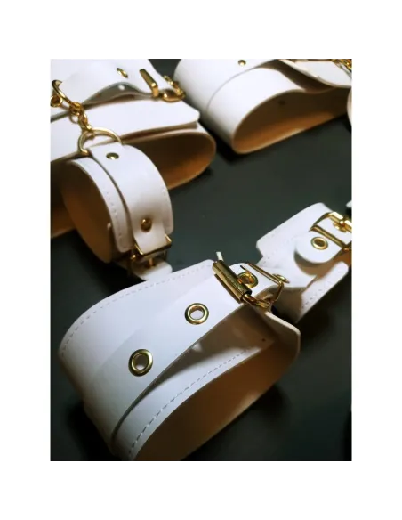 Kit luxury blanco y herrajes dorados 8 piezas | Infarta fetish | Kits