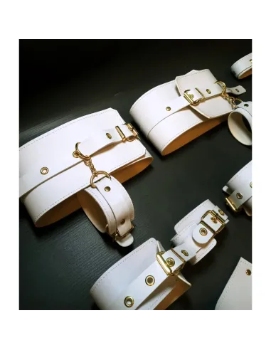 Kit luxury blanco y herrajes dorados 8 piezas | Infarta fetish | Kits