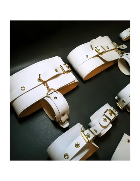 Kit luxury blanco y herrajes dorados 8 piezas | Infarta fetish | Kits