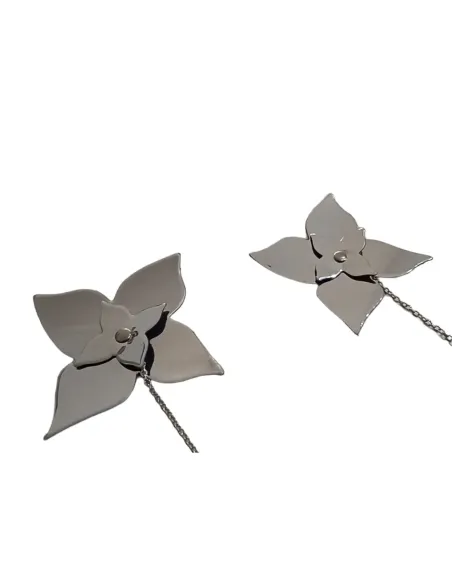 Pezoneras flor plateada con cadenita | Infarta fetish | Pezoneras