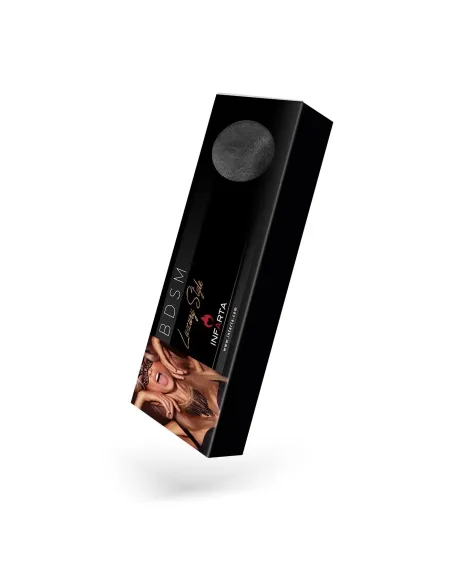 Palmeta luxury aplaudidora con tachas eco cuero negro | Infarta fetish | Látigos y palmetas