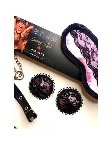 Antifaz y pezoneras de raso y puntilla color rosa -infarta sens- | Infarta fetish | Accesorios y outfits