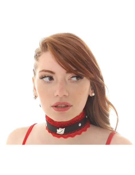 Collar choker con puntilla roja y boquita plateada | Infarta fetish | Accesorios y outfits