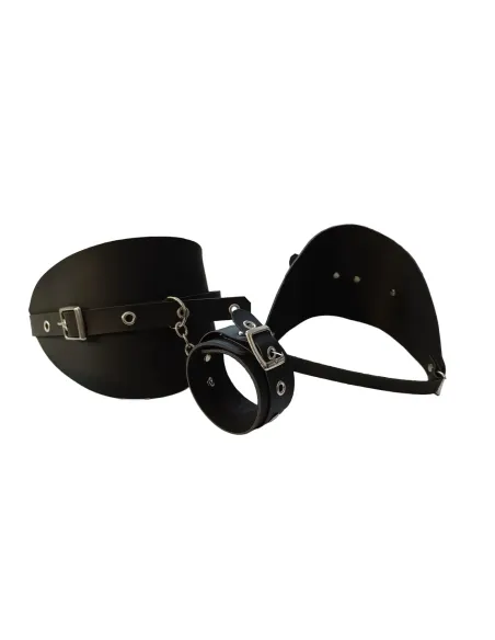 Muslera con esposa eco cuero negro | Infarta fetish | Esposas