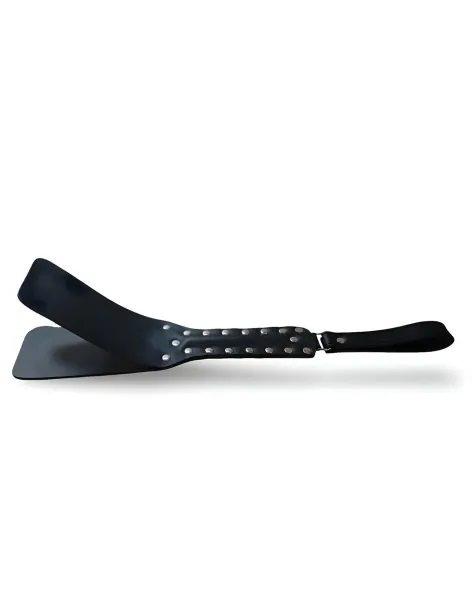Palmeta luxury aplaudidora con tachas eco cuero negro | Infarta fetish | Látigos y palmetas